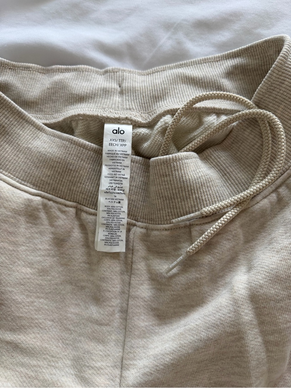 Low Key Sweat Short - Picture 3 of 3